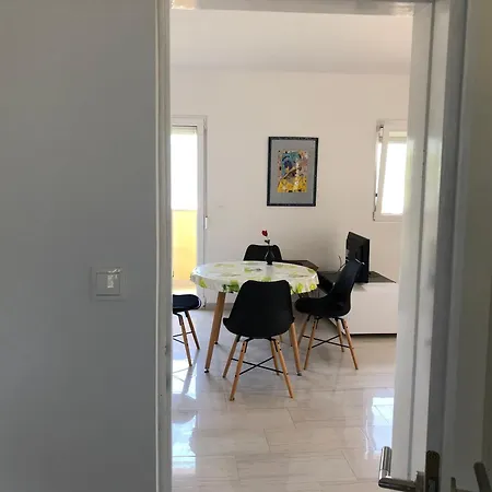 Holiday home House In With Garden *