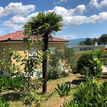 House In With Garden * Silo (Krk)