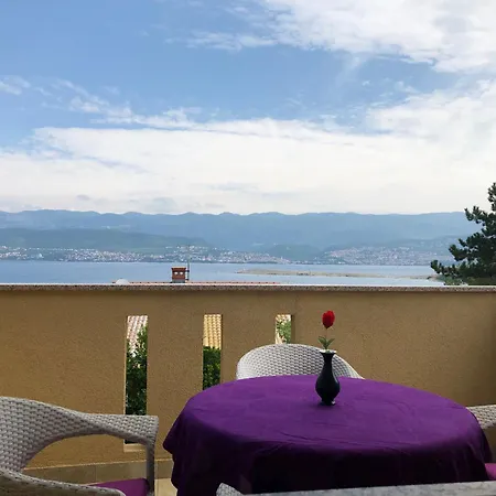 House In With Garden * Silo (Krk)
